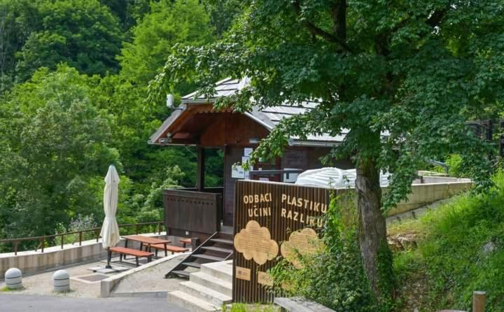 Guest House Happy Day Slunj Exteriör bild