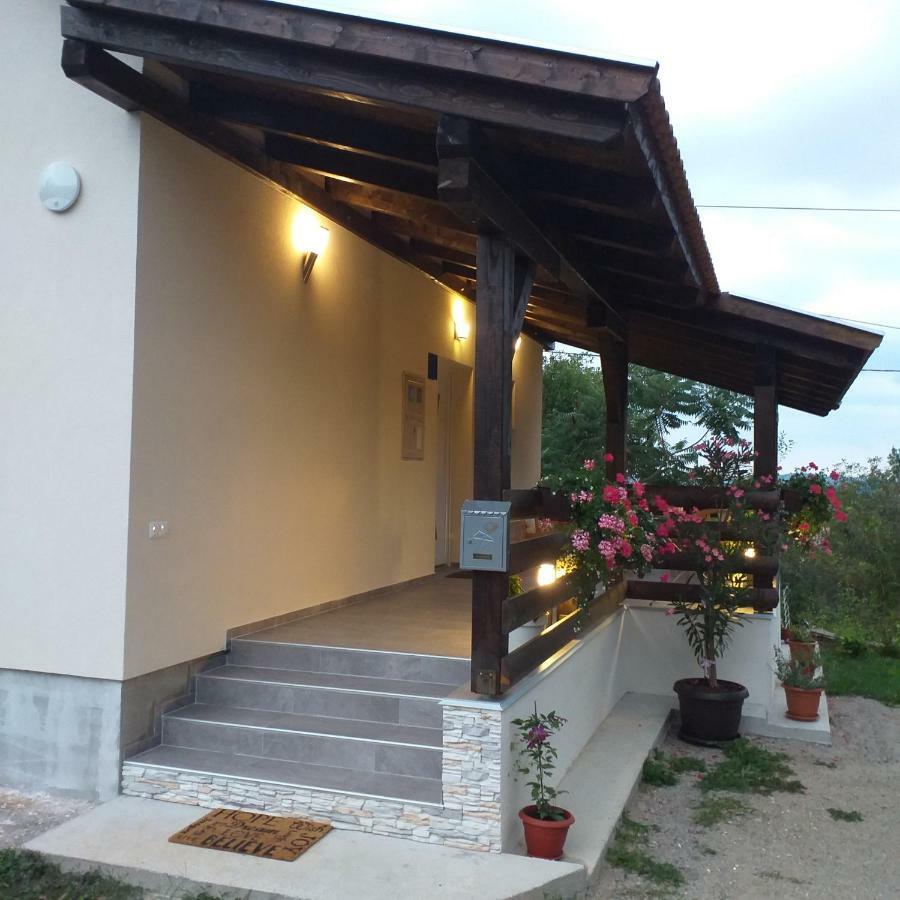 Guest House Happy Day Slunj Exteriör bild
