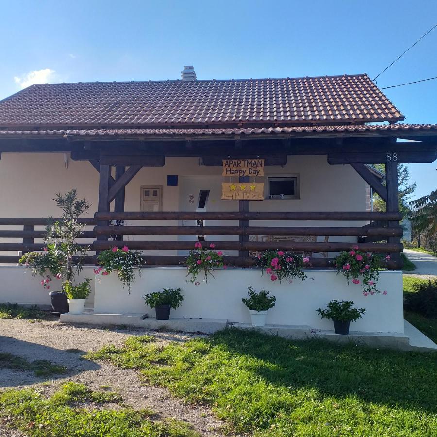 Guest House Happy Day Slunj Exteriör bild